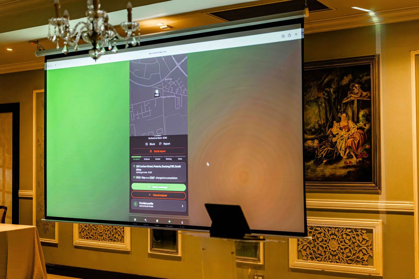 Launch presentation showing live tracking in the SÜRE app